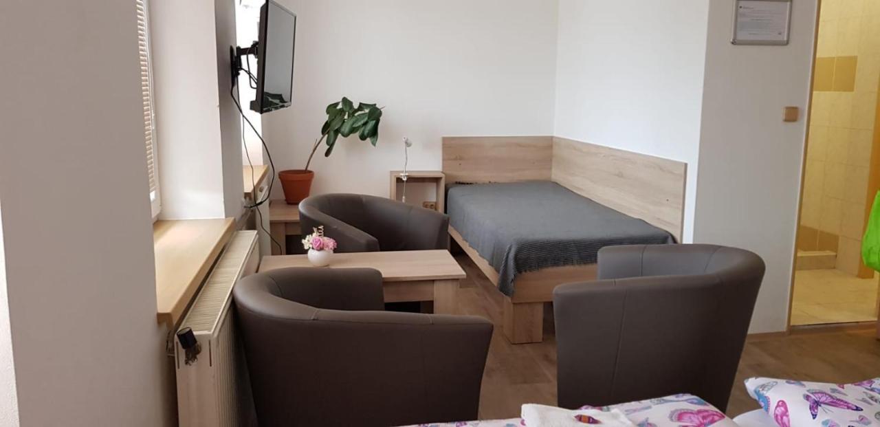 Penzion Mar Hradec Králové 外观 照片